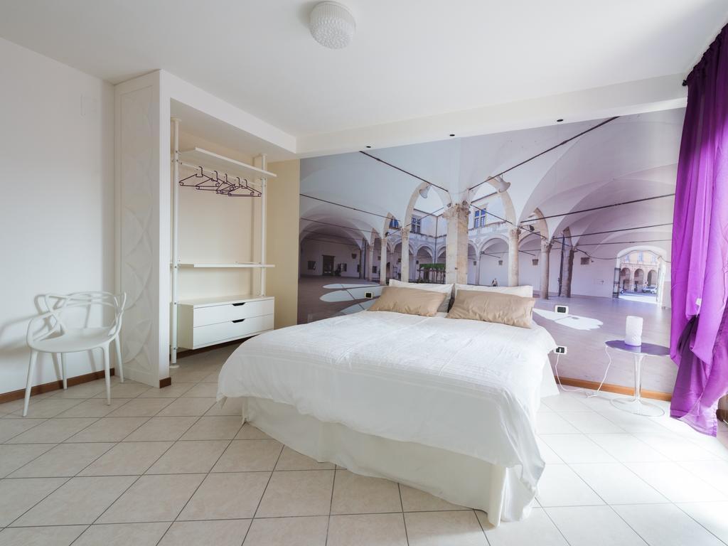 Alla Scoperta Delle Marche Camerino Kamer foto