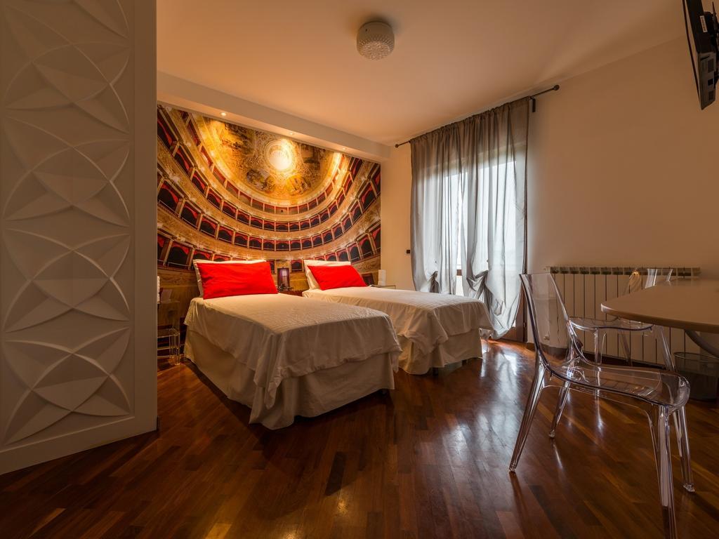 Alla Scoperta Delle Marche Camerino Kamer foto